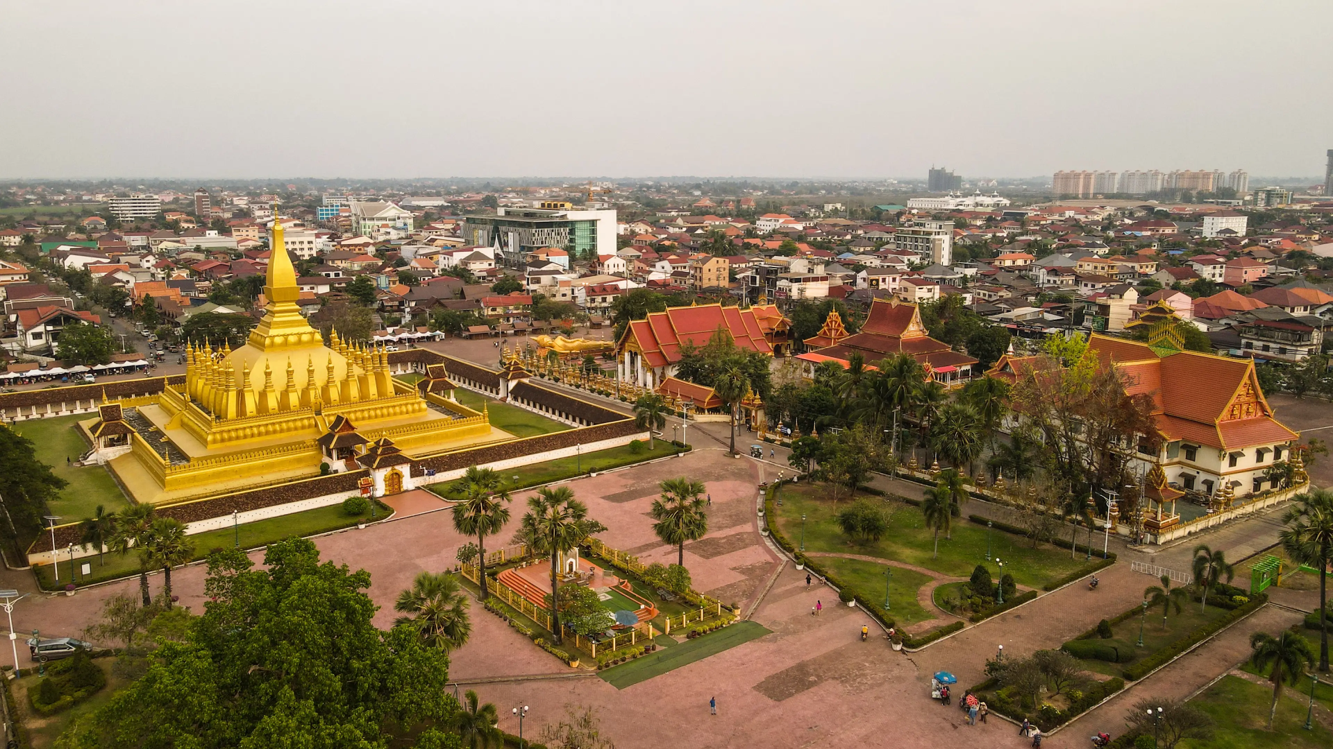 Vue panoramique du temple de la ville de Vientiane