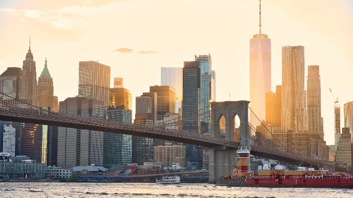 Vue de la skyline de New York au couché du soleil